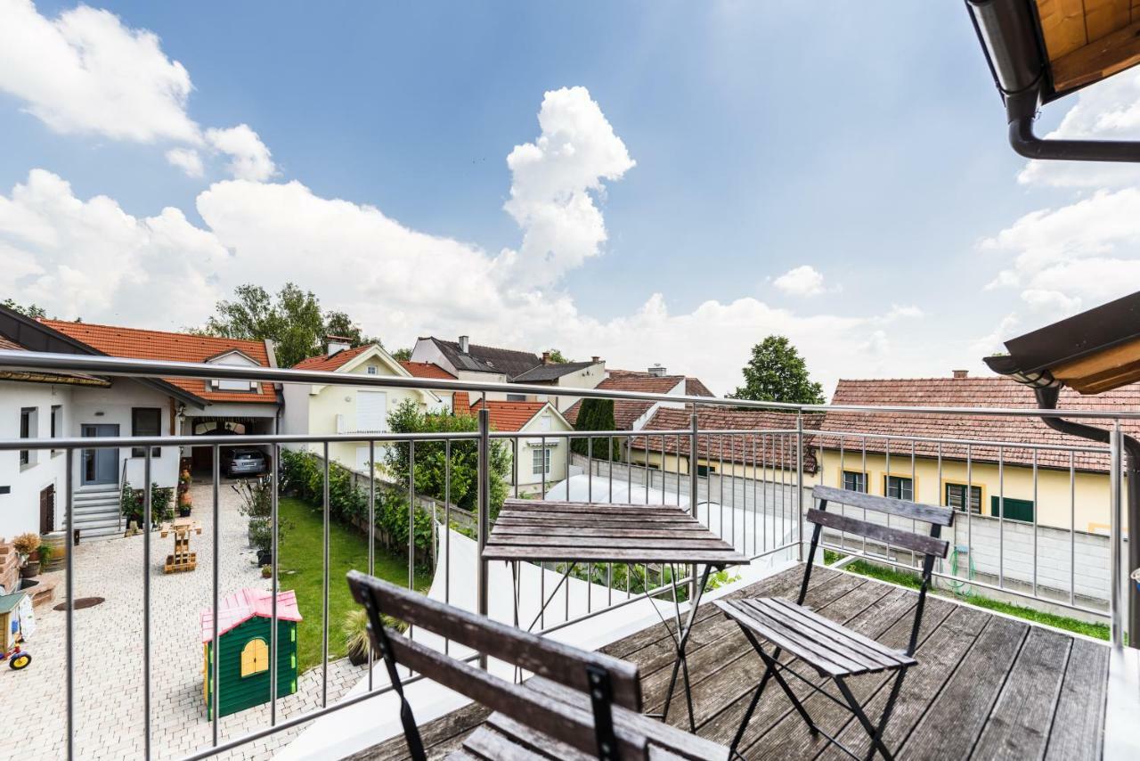 Weingut Gaestehaus D&D Haider Jois Ngoại thất bức ảnh
