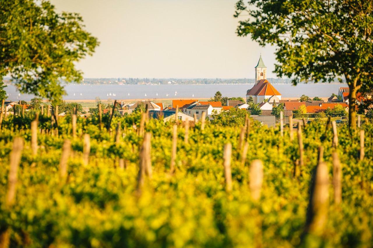 Weingut Gaestehaus D&D Haider Jois Ngoại thất bức ảnh